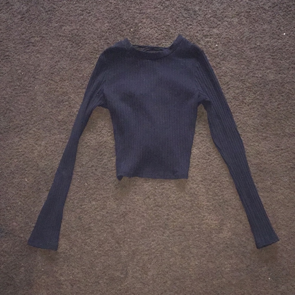 Lush black crop top!